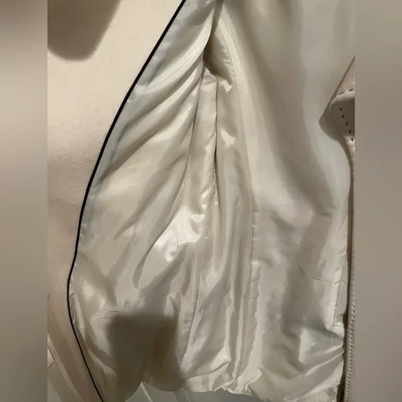 Women’s Via Spiga Peacoat, White Size 6 - Picture 7 of 16